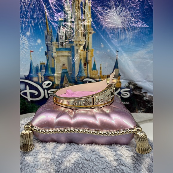 Disney Princess BBW Aurora Crown Pillow Cushion Pedestal 3-Wick Candle Holder - Picture 5 of 7